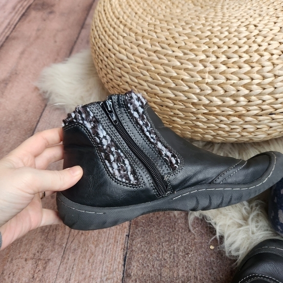 JSport Darcie Black Lined Ankle Sweater Boots - Picture 12 of 13